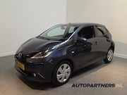 Toyota Aygo - 1.0 VVT-i x-play - Airco - Achteruitrijcamera