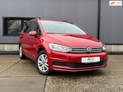 Volkswagen Touran - 1.5 TSI DSG 150 pk Highline 5 persoons trekhaak LED