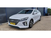 Hyundai Ioniq - 1.6 GDi hybrid , Camera, Adaptive, Infinity audio