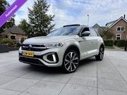 Volkswagen T-Roc - 1.5 TSI DSG R-LINE EDITION , PANORAMADAK , BLACK STYLE , KEY