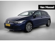Volkswagen Golf - 1.5 eTSI Style | VERWACHT | ACHTERUITRIJCAMERA | NAVIGATIE |