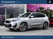 BMW iX1 - eDrive20 M Sport / Panoramadak / Trekhaak / Sports