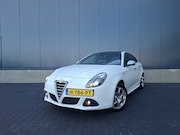 Alfa Romeo Giulietta - 1.4 T Distinctive | Schuifkanteldak | Goed onderhouden | Hal