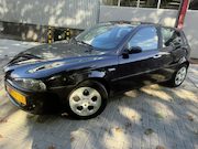 Alfa Romeo 147 - 1.6 T.Spark Veloce Business PANO AIRCO