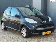 Peugeot 107 - 1.0-12V Black & Silver AIRCO APK TOERENTELLER