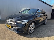 Mercedes-Benz GLA-Klasse - 180 AMG Line | Led | Sfeerverlichting | Camera | Stoelverwar