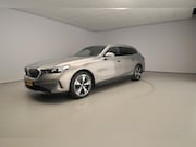 BMW i5 - eDrive40 | LED | HUD | Sportstoelen | Stoelverwarming | DAB
