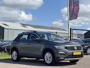 Volkswagen T-Roc - 1.5TSI Style acc trekhaak pdc apple carplay