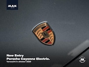 Porsche Cayenne - Electric , SportDesign, pano, 4W-best., tr.haak, Bose, lucht