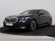 BMW 5-serie - 530e M Sport Automaat / Panoramadak / Trekhaak / Bowers & Wi