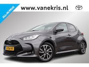 Toyota Yaris - 1.5 Hybrid First Edition, Stoelverwarming voor, Dealer onder