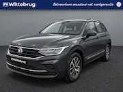 Volkswagen Tiguan - 1.5 TSI 150 pk Life / Voorstoelen, verwarmbaar / Achteruitri
