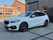 BMW 1-serie - 118i Auto Panoramadak SportLine Virtual NAP BTW