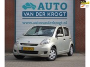 Daihatsu Sirion - 2 1.0-12V Premium, 2e Eig, 4 seizoenen banden, APK 4-27