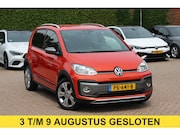 Volkswagen Up! - 1.0 BMT cross up! / NL Auto! / 1e Eign. / Camera / Navi. by