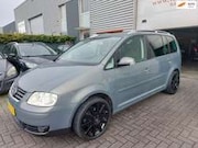 Volkswagen Touran - 2.0-16V FSI Highline 5 deurs + climate control