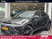 Toyota Aygo X - Hybrid 115 GR Sport Black Edition Rode remklauwen | Parkeers