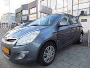 Hyundai i20 - 1.4i DynamicVersion airco 5drs lichte schade portier