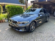 BMW 3-serie - 320i High Executive Keyless, LED, AppleCarplay