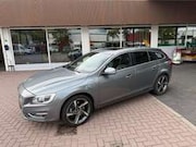 Volvo V60 - 2.4 D6 Twin engine R-Design NL-auto LAGE KM-STAND