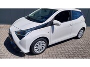 Toyota Aygo - 1.0 VVT-i x-play//CAMERA// APP CARPLAY/ANDRIOD AUTO