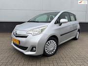Toyota Verso S - 1.3 VVT-i 6 versnel. Aspiration Clima - trekhaak - hoge inst