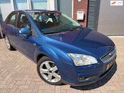 Ford Focus - 2.0-16V Ghia / Airco / PDC / LM / NAP