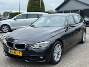 BMW 3-serie - 320i High Executive Automaat 2017 Zwart Leder