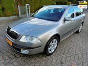 Skoda Octavia - Combi 1.6 FSI 5DRS Tour AIRCO CRUISE NAP TREKHAAK