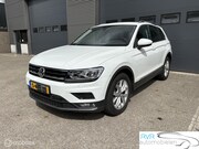 Volkswagen Tiguan - 2.0 TSI 4Motion Highline / DAKSCHADE
