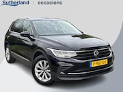 Volkswagen Tiguan - 1.5 TSI Life Business | Trekhaak | Stoeverwarming | Adaptive