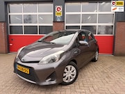 Toyota Yaris - 1.5 Full Hybrid Aspiration, stoel verwarming, 4 seizoenbande