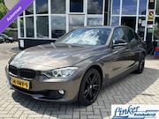 BMW 3-serie - 320i High Executive - NL-AUTO AUTOMAAT PDC ACHTER