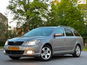Skoda Octavia - Combi 1.8 TSI Elegance Business Line|AUT DSG|NAVI|PSENSOR|ST