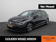 Volkswagen Golf - 1.5 eTSI R-Line | IQ-LIGHT | PANORAMADAK | NAVIGATIE | SFEER