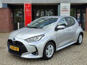 Toyota Yaris - 1.5 Hybrid STYLE TREKHAAK PARK-SENSOREN STOELVERW BLIND SPOT