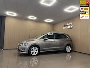 Volkswagen Golf Sportsvan - 1.2 TSI Highline * Automaat / Panoramadak / Navigatie / Park