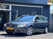 Volvo V70 - 2.5FT Kinetic AUTO / CLIMA / CRUISE / MEMORY / LEDER