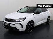 Opel Grandland - 1.6 Turbo Plug-In Hybrid 4x4 GSe | Navigatie | Parkeer camer