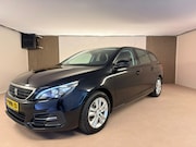 Peugeot 308 - SW 1.2 PureTech Active Trekhaak, All Season banden, Camera,