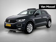 Volkswagen T-Roc - 1.5 TSI Style Business | 150 PK | Panoramadak | Navigatie | 