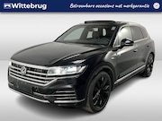 Volkswagen Touareg - 3.0 TSI eHybrid Elegance 4MOTION / AUTOMAAT/ 381 PK/ PANO/ L
