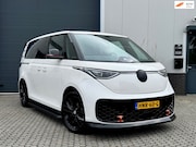 Volkswagen ID.Buzz - 1st 77kWh | Red Accent pakket | IQ Light | 5 Persoons | 2x e