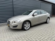 Volvo S60 - 1.6 T3 Kinetic 2e eigenaar Clima Cruise Navi dealer onderhou