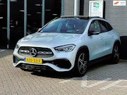 Mercedes-Benz GLA-Klasse - GLA 180 AMG Line/PANO-DAK/CAMERA/CARPLAY/LED/NETTE STAAT!!
