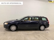 Volvo V70 - 2.4D Kinetic Automaat Leer Navi Clima Trekhaak Cruise Contro