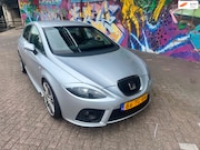 Seat Leon - 1.6 geheel fr look 19 inch velgen ijskoude airco stereo dik