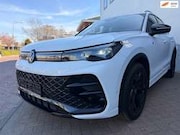 Volkswagen Tiguan - 2.0 TDI| R-Line/Pano/Massage/360 Camera/IQ/ACC/AHK