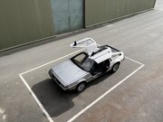 DeLorean DMC - 12
