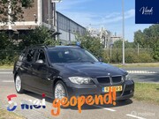 BMW 3-serie - Touring 318i Business Line AUTOMAAT|Trekhaak|Navigatie|Parke